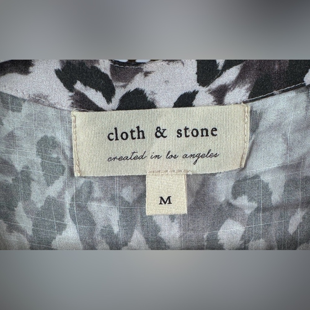 Cloth & Stone Anthropologie Tie Front Blouse Women’s M Gray Leopard - Picture 3 of 4